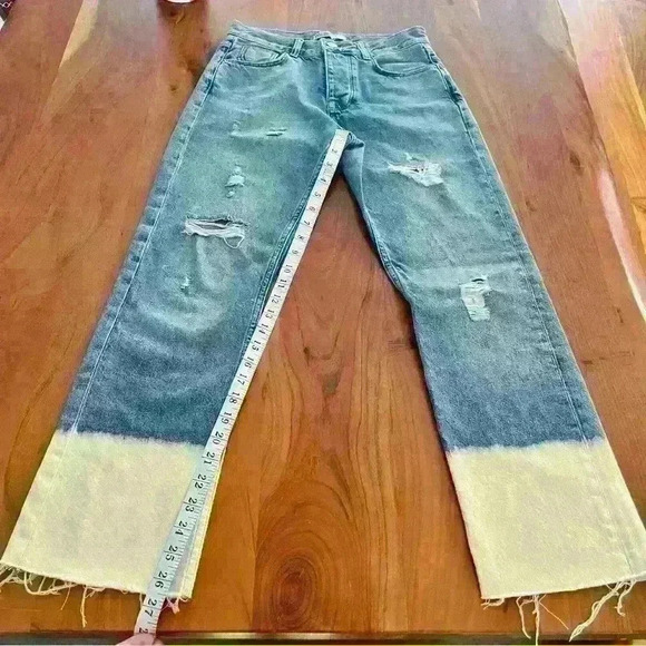 Zara Denim Jeans high waisted light washed Ripped with Frayed Tie dye white hem. - Picture 16 of 16